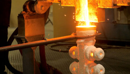 Investment casting - foundry pouring